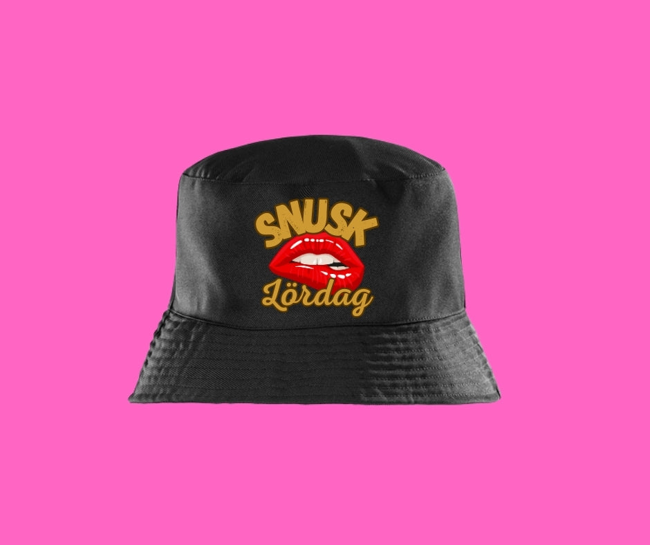 SNUSKLÖRDAG BUCKET HAT